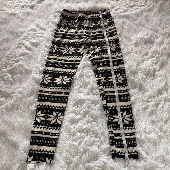 YPP Winter Holiday North Star Leggings - Picture 6 of 10